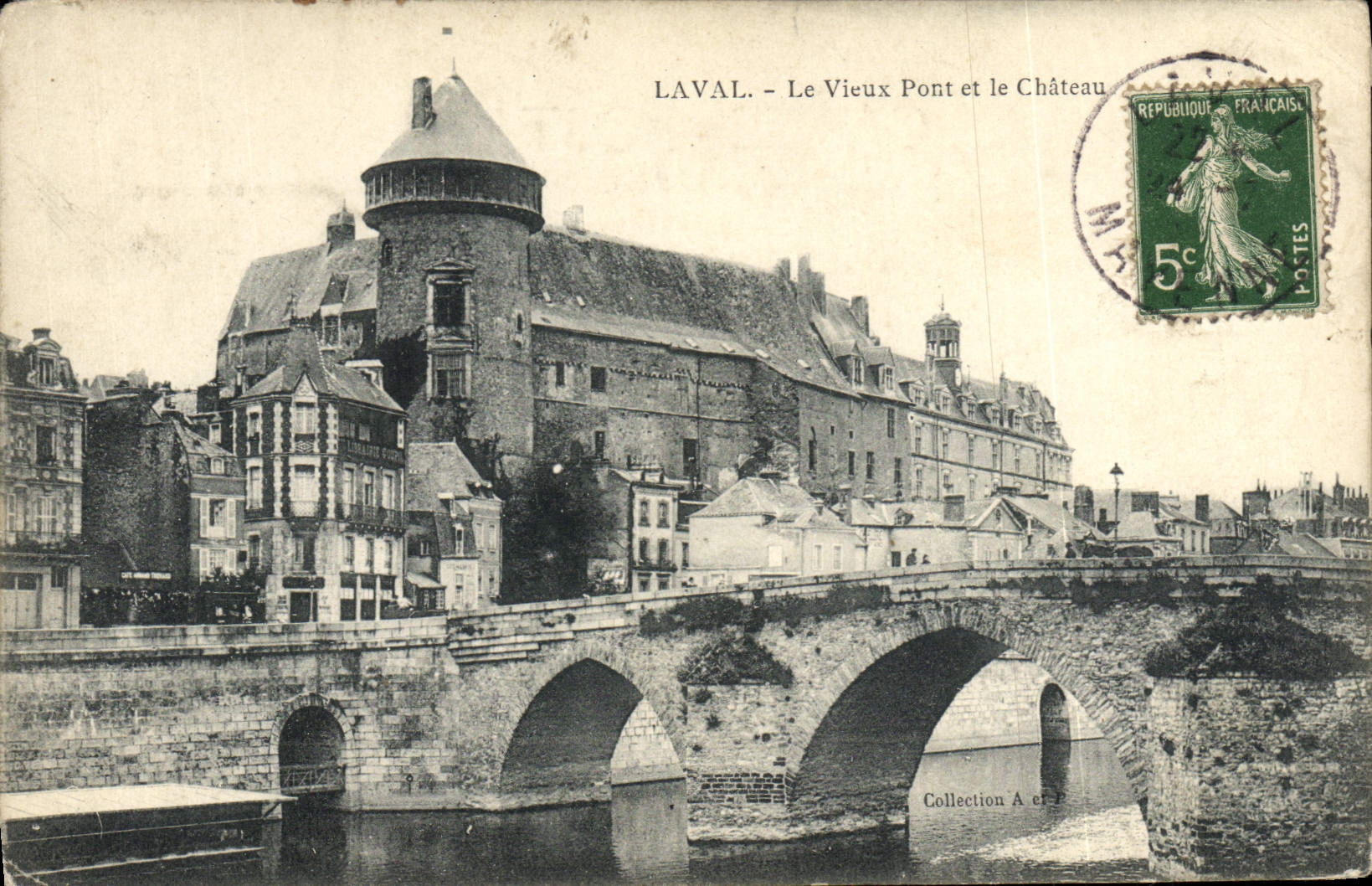 CPA Laval Le Vieux Pont et le Chateau