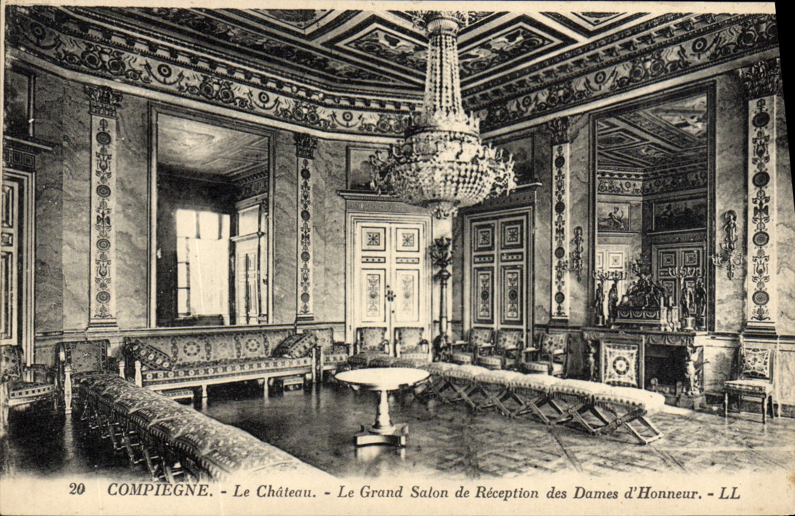 Compiègne - Le Château - Le Grand Salon de Réception des Dames d'Honneur - LL