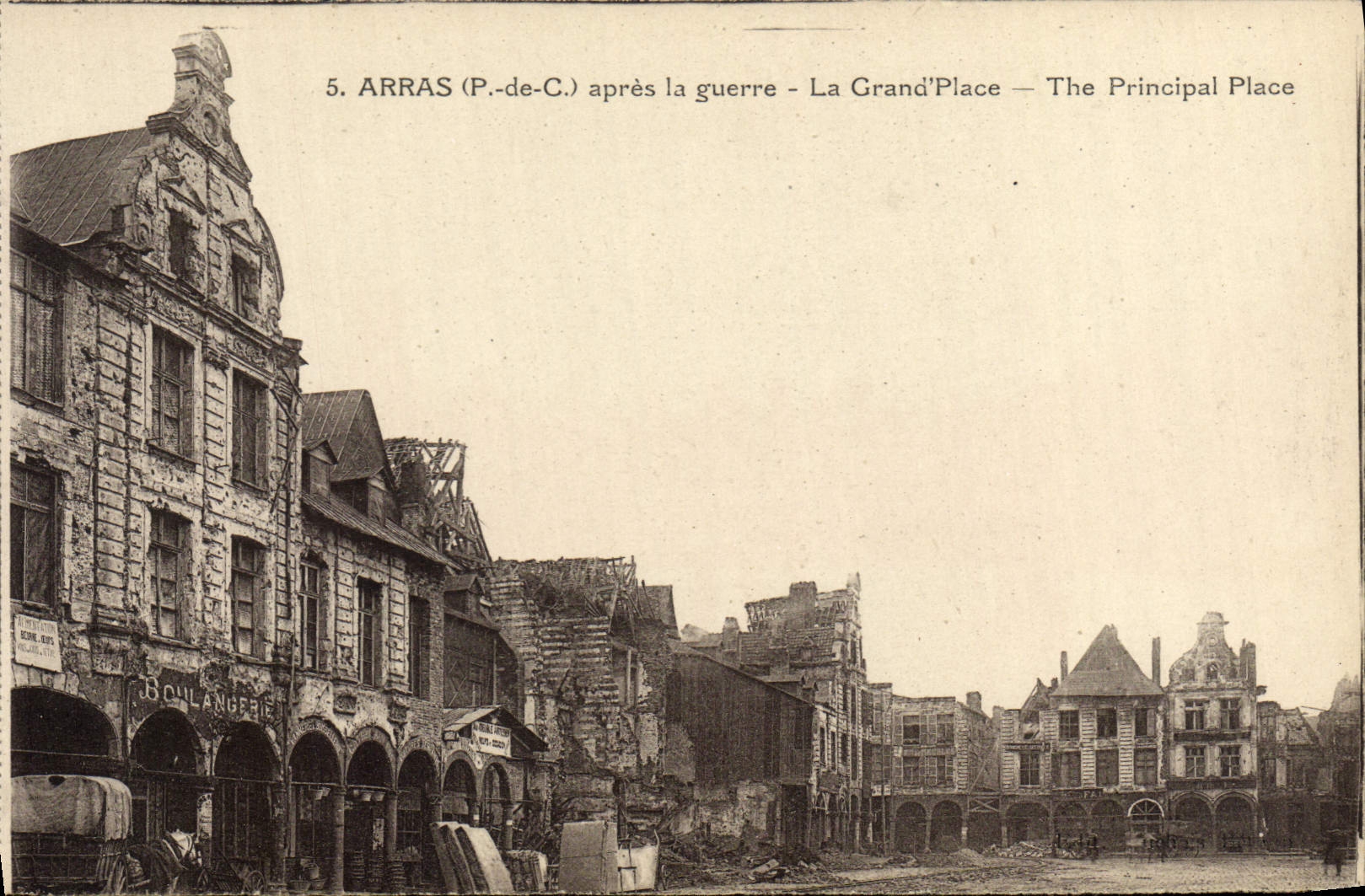 CPA Arras Apres La Guerre La Grand Place Militaria