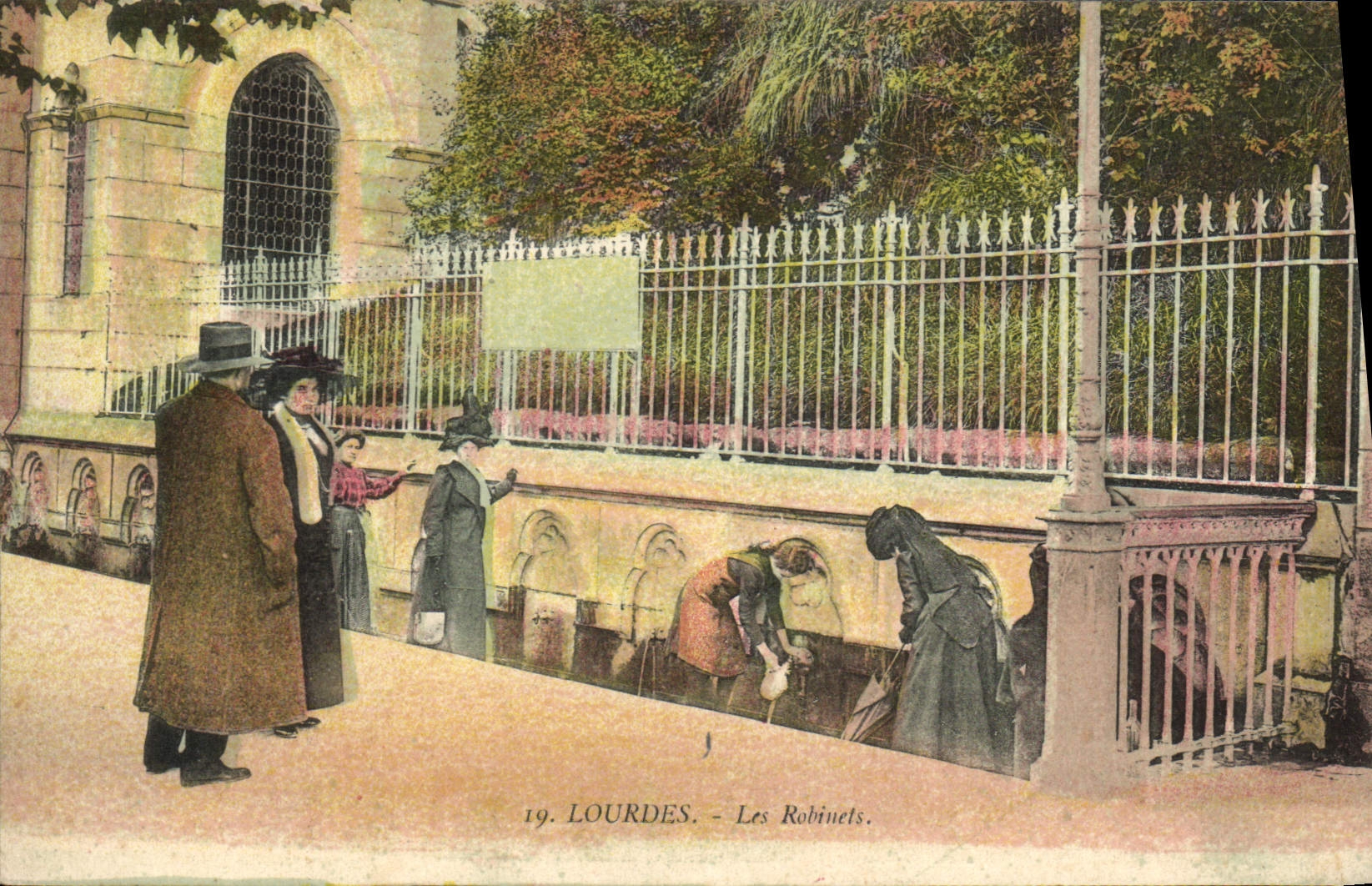 CPA Lourdes Les Robinets