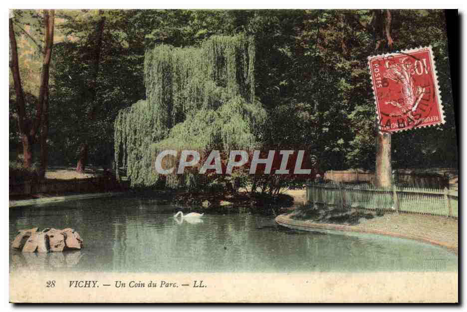 CPA Vichy Un Coin Du Parc Cygne