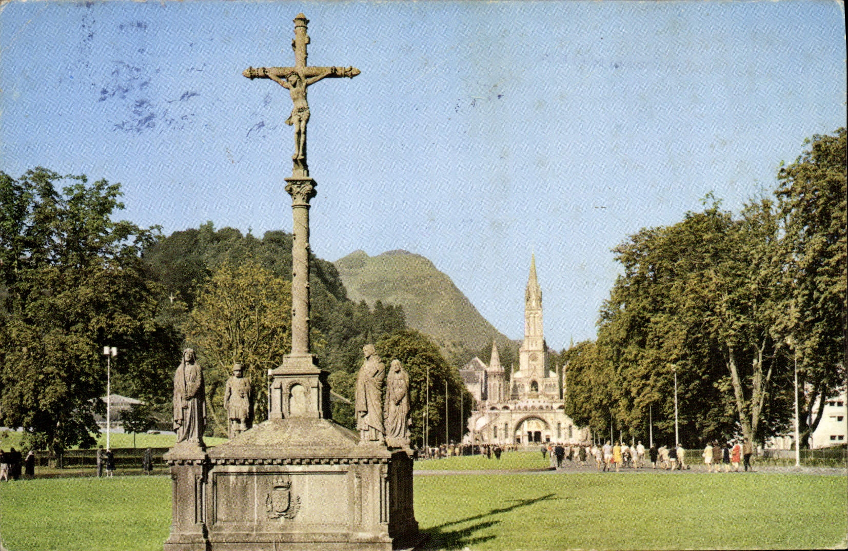 CPM Lourdes Le Calvaire Breton La Basilique