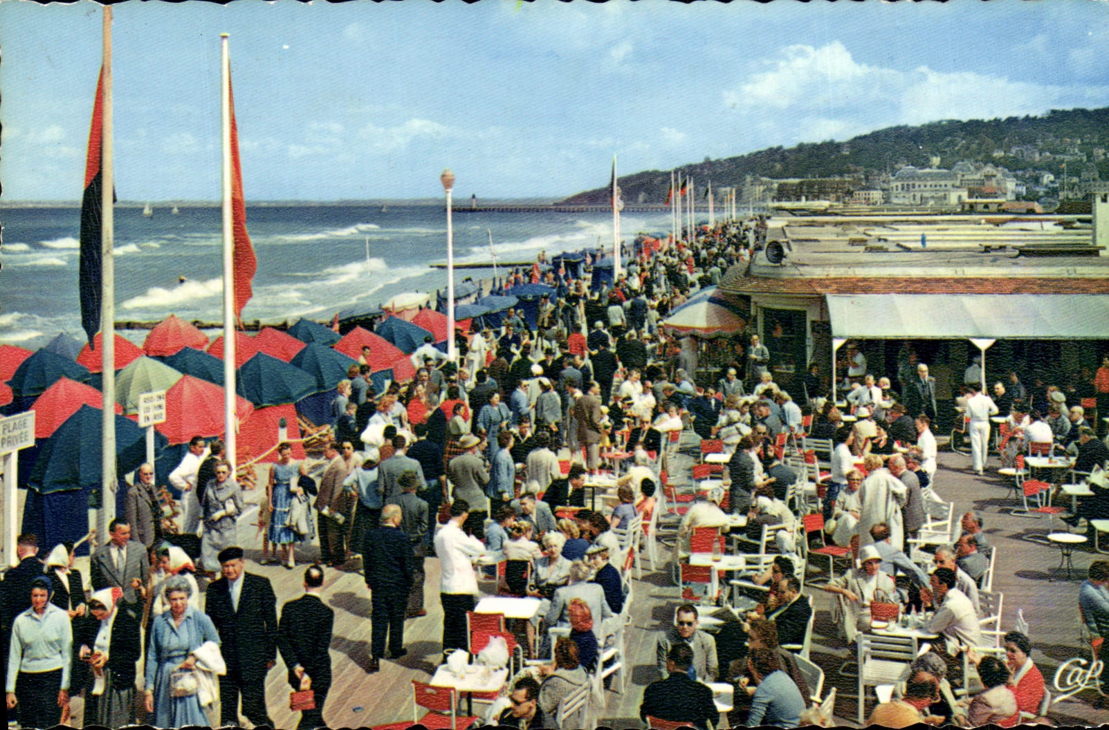 Beauville - La Promenade sur les Planches et le Bar du Soleil — LUMICAP