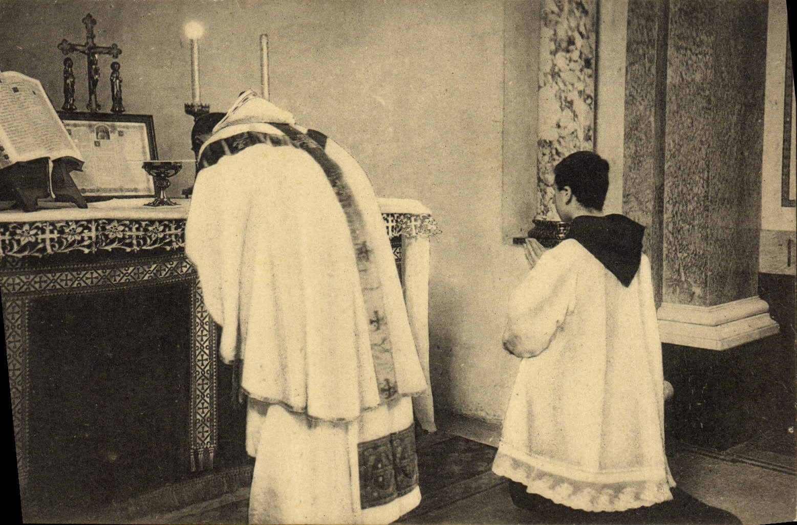 CPA Supplices Te Rogamus Jube Hoc Perferri in Sublime Altare Tuum