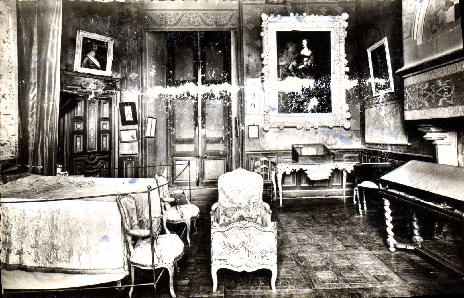 CPM Vitre Chateau Des Rochers Interieur De La Chambre De Modame De Sevigne