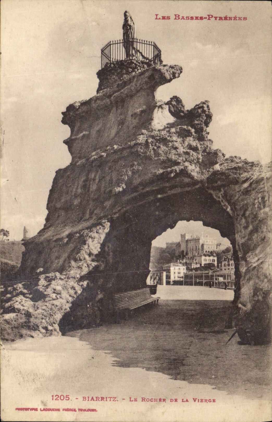 CPA Biarritz Le Rocher De La Vierge