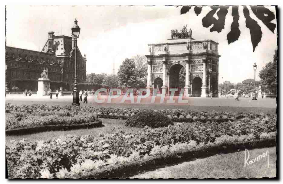 CPM Paris Jardin des Tuileries et l'Arc du Carrousel