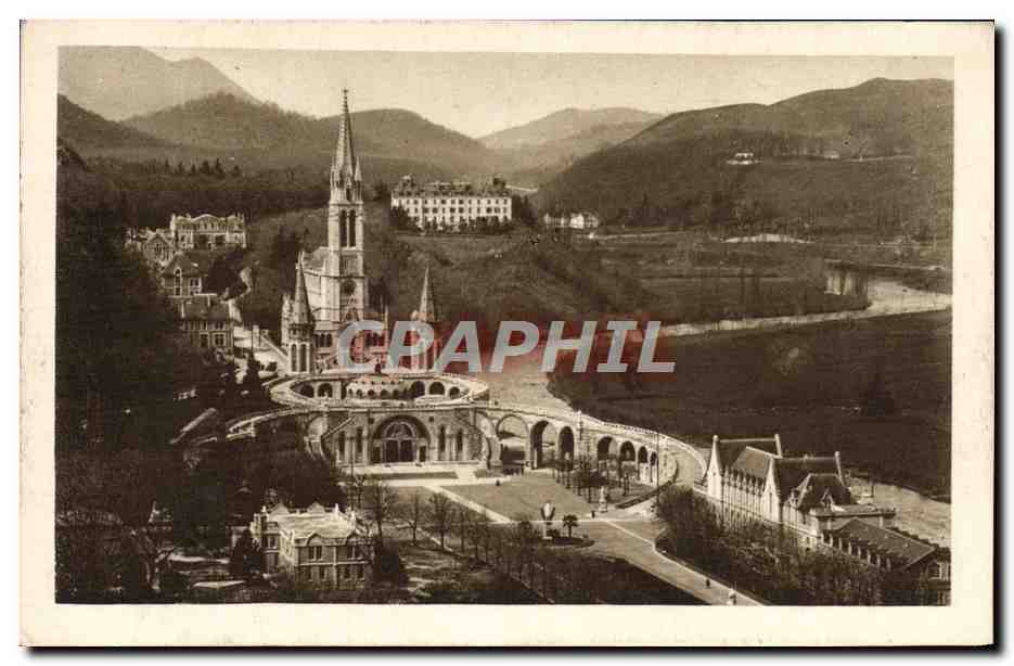 CPA Lourdes La Basilique Vue du Chateau Fort