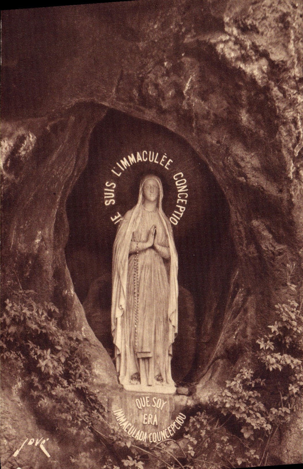 CPA Lourdes La Vierge 