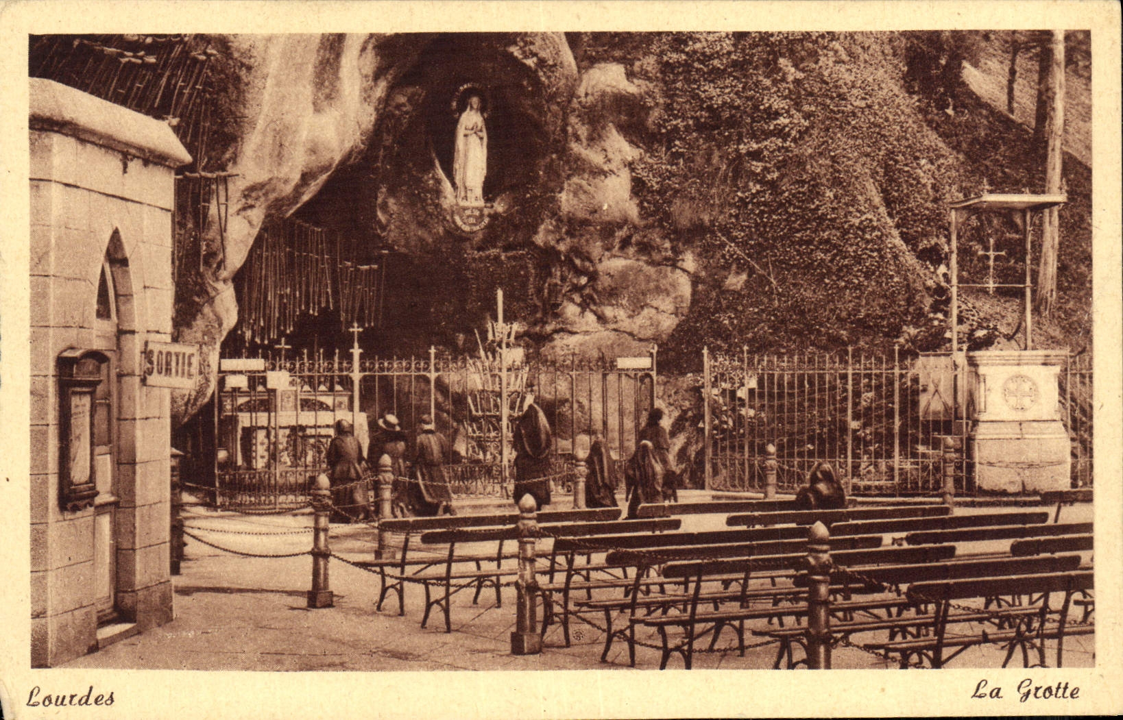 CPA Lourdes La Grotte 