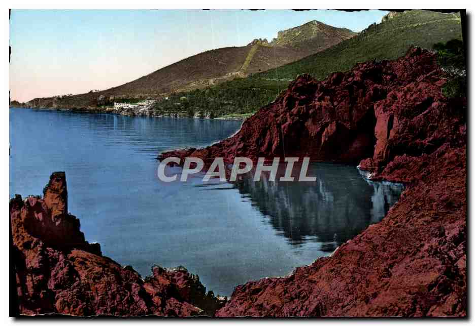 CPM Environs de Cannes Les Rochers Rouges dans le Trayas