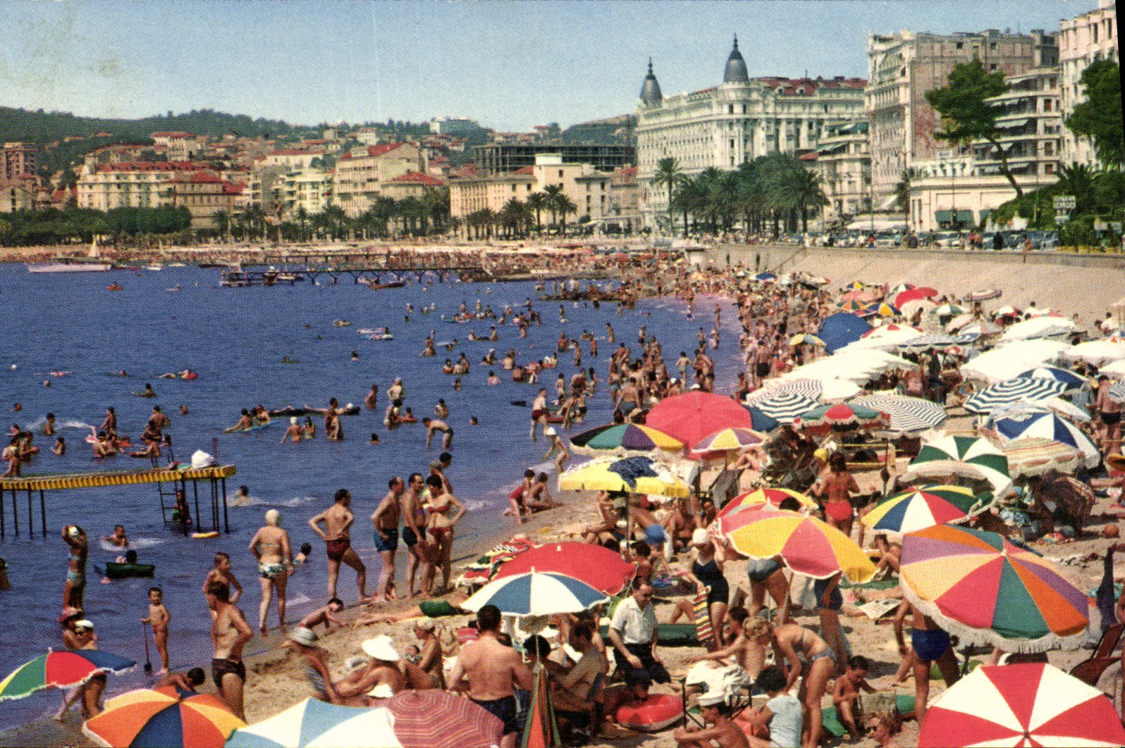 CPM Cannes La Plage de la Croisette