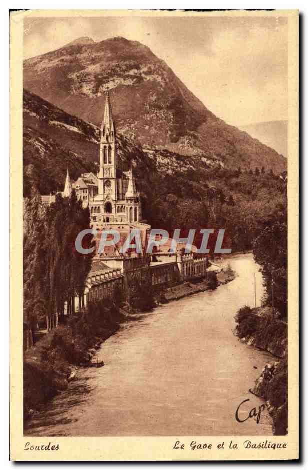 CPA Lourdes Le Gave et la Basilique