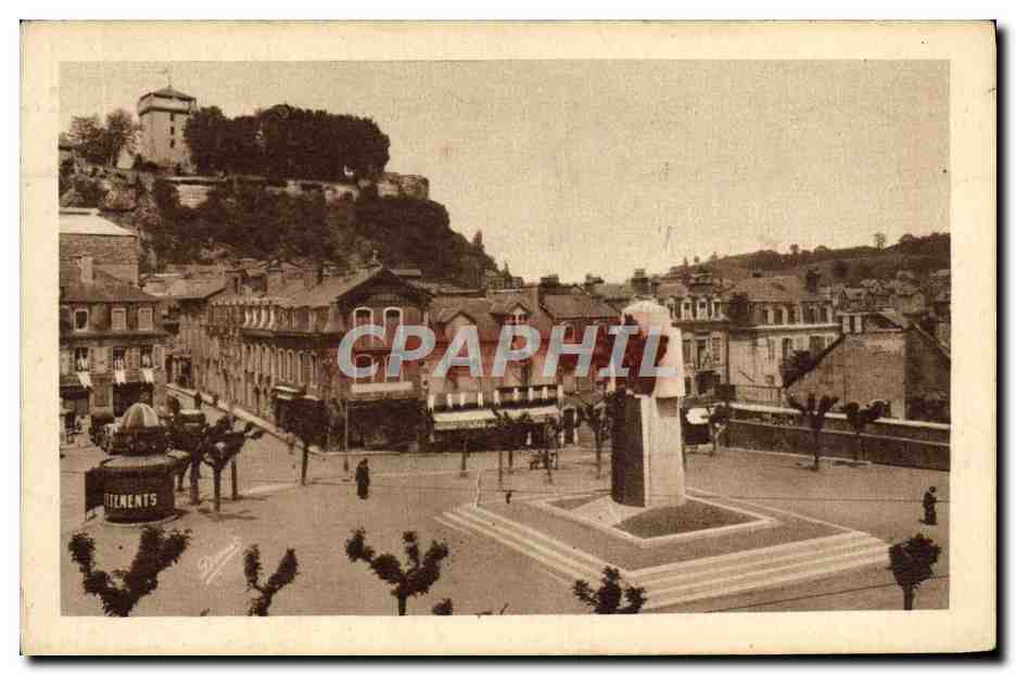 CPA Lourdes La playe Peyramale et le chateau fort