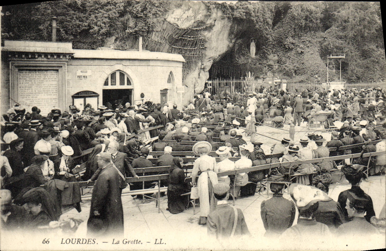 CPA Lourdes La Grotte