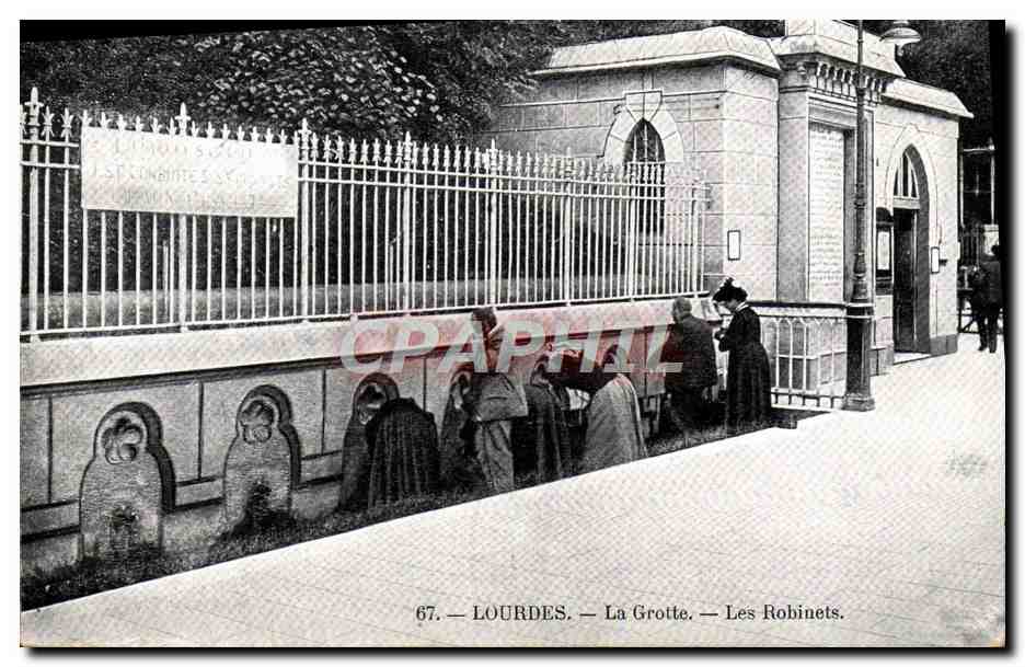 CPA Lourdes La Grotte Les Robinets