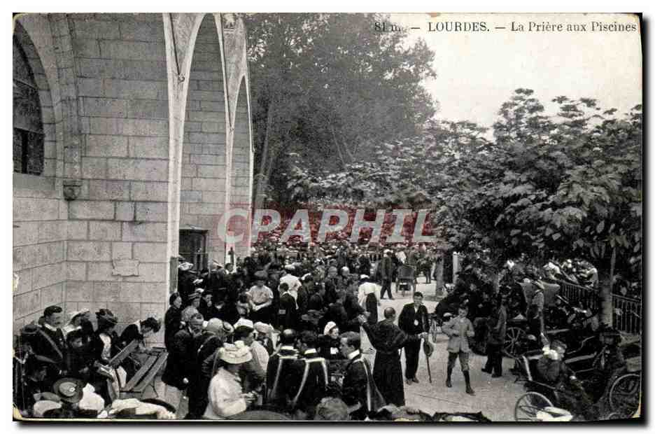 CPA Lourdes La Priere aux Piscines