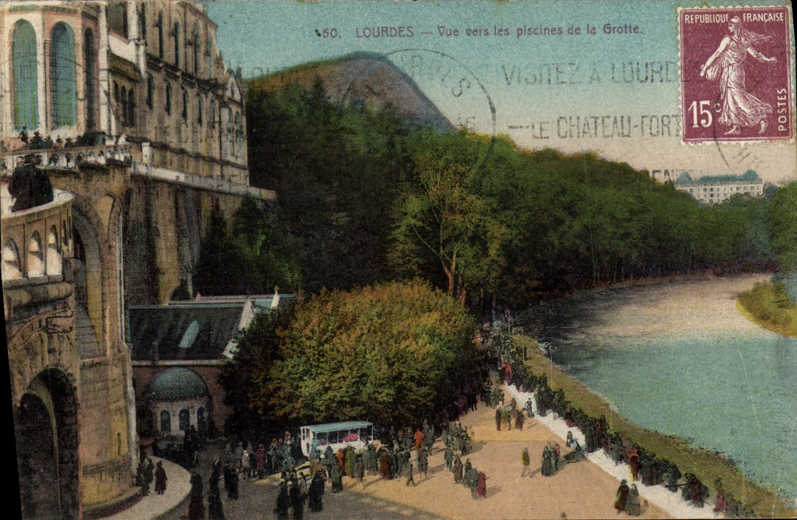 CPA Lourdes Vue vers les piscines de la Grotte