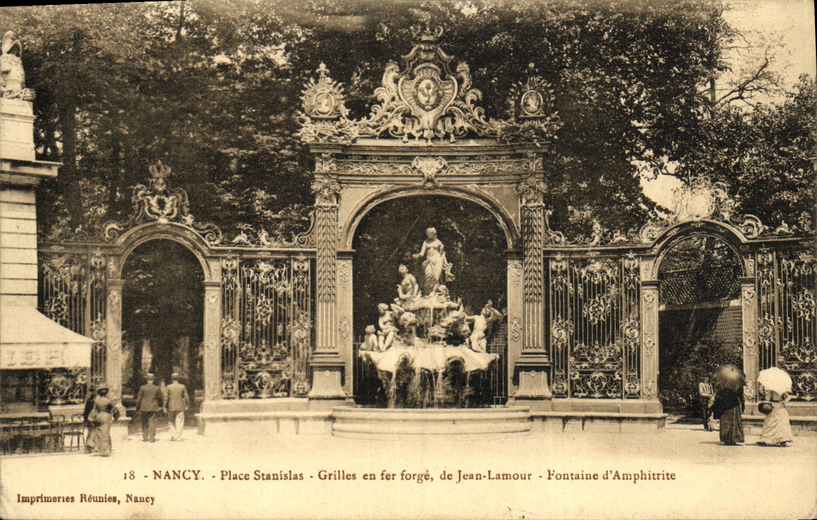 CPA Nancy Place Stanislas Grilles en fer forge Fontaine d'Amphitrite