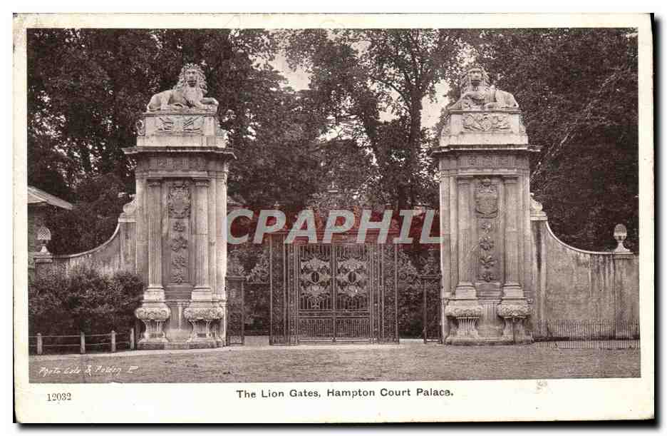 CPA The Lion Gates Hampton Court Palace