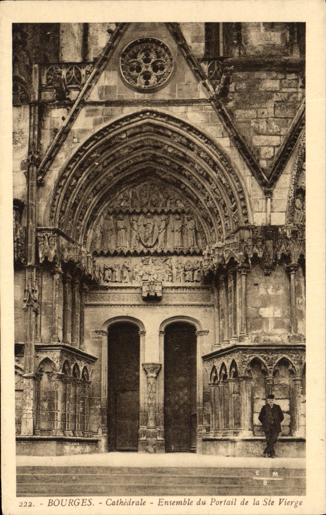 CPA Bourges Cathedrale Ensemble Du Portail St Ursin