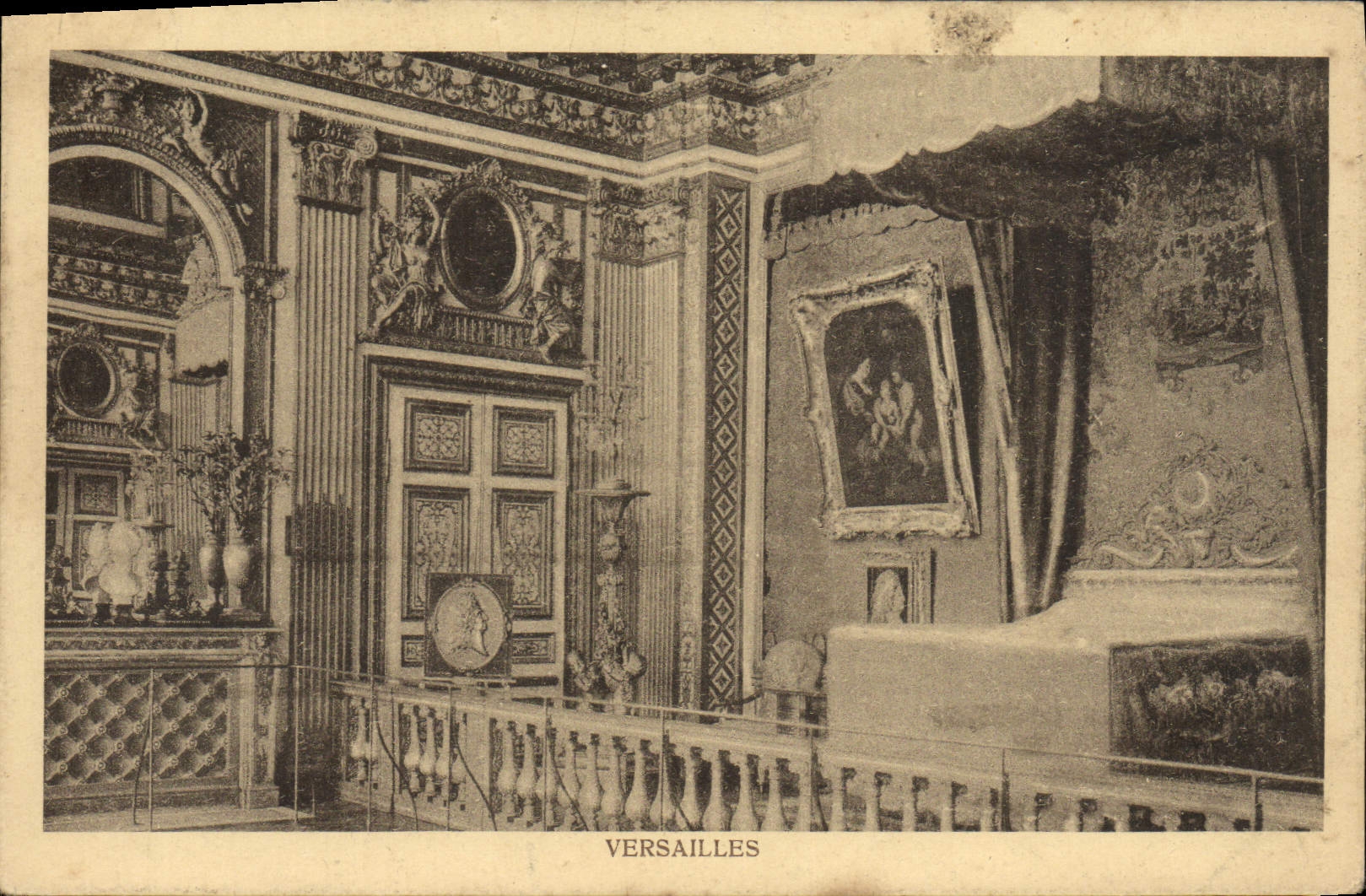 CPA Versailles Le chateau Chambre du roi