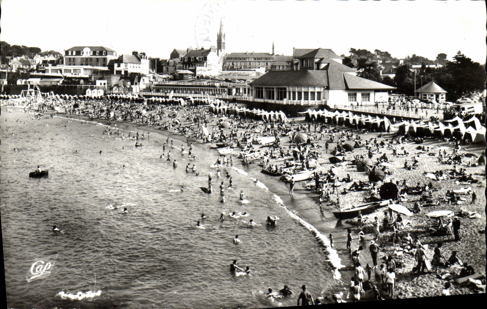 St-Quay-Portrieux — La Grande Plage et le Casino — Réal-Photo