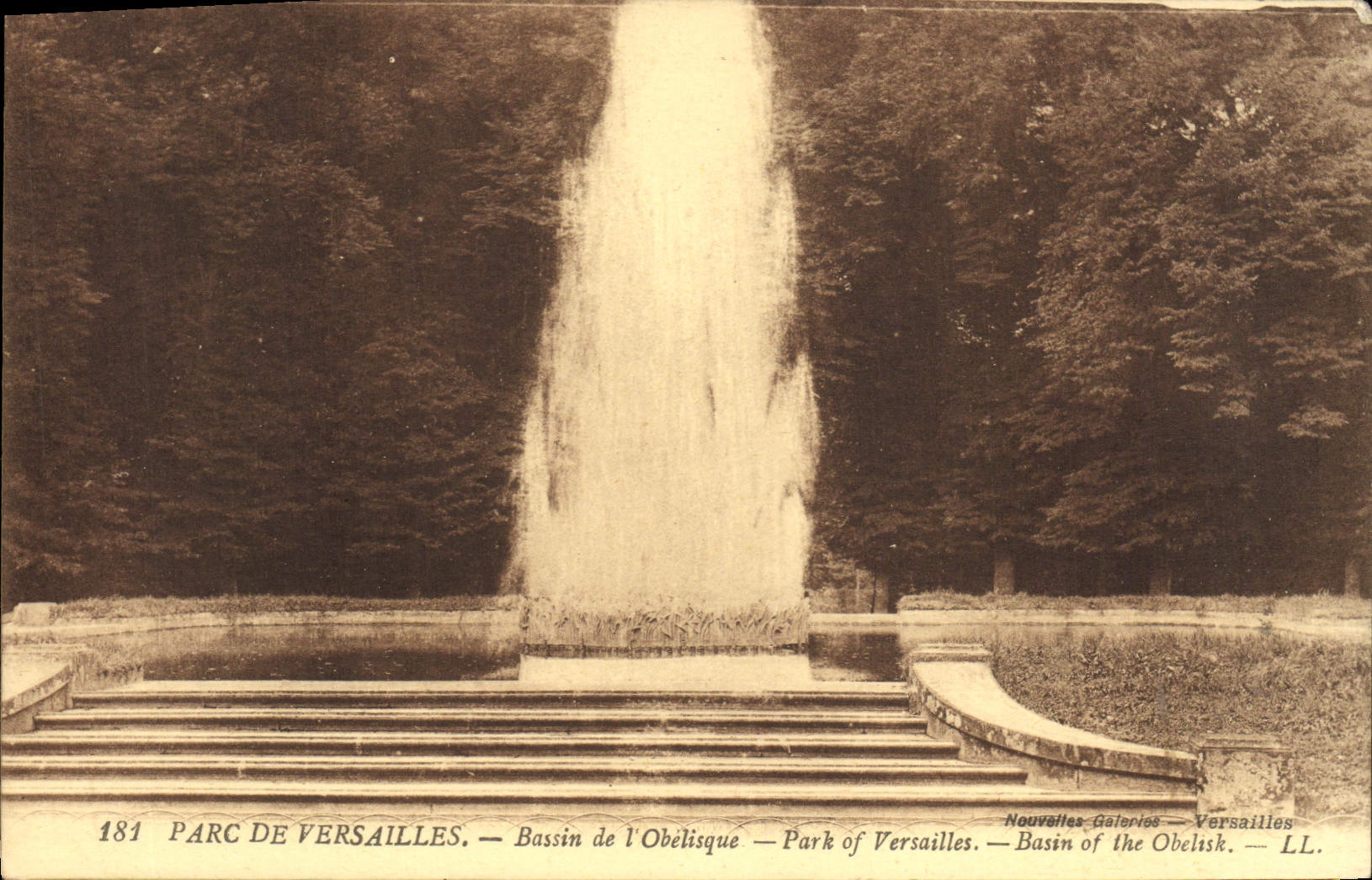 CPA Facade Du Palais de Verailles Bassin de L'Obelisque
