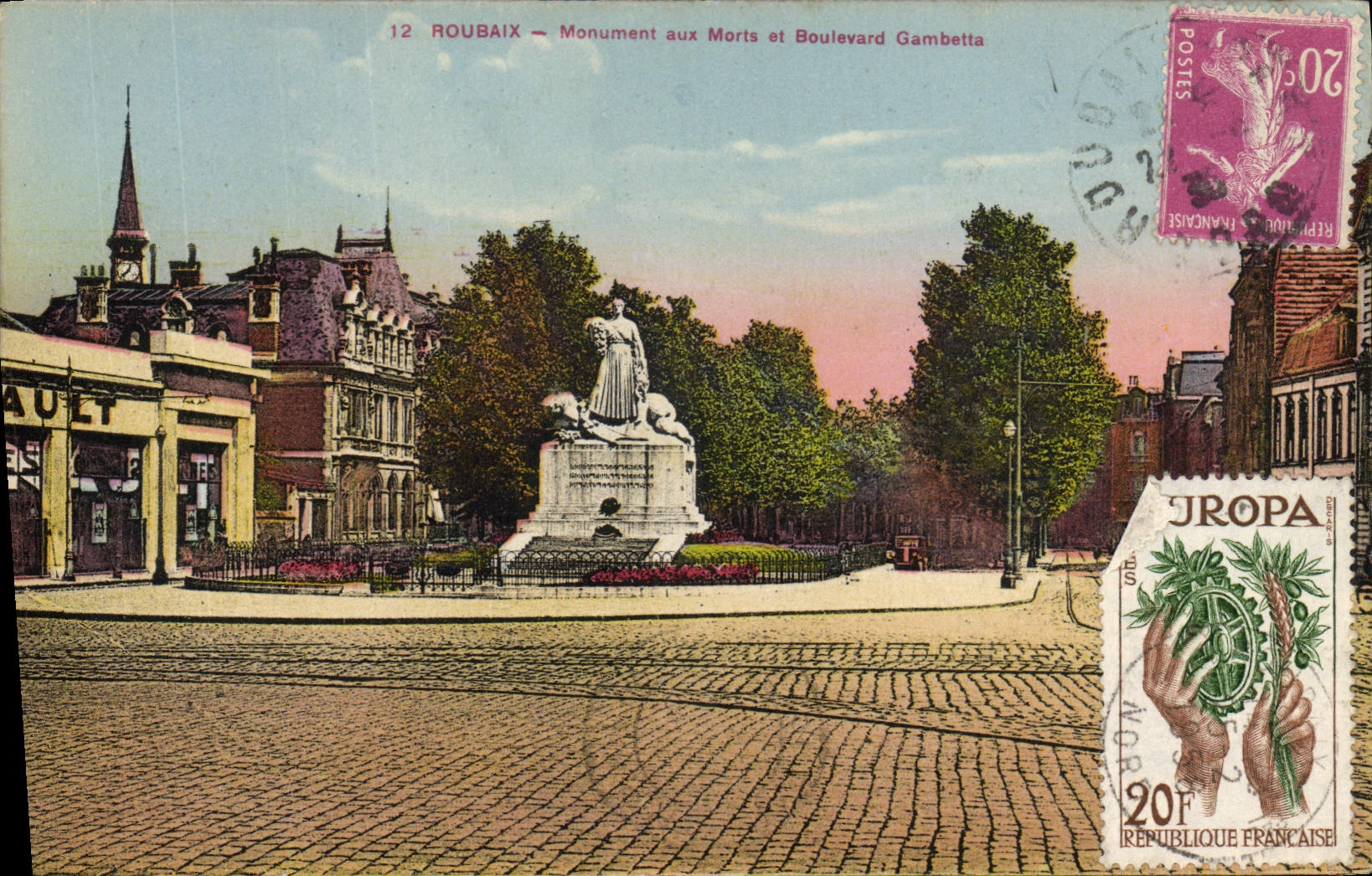 CPA Roubaix Monument aux Morts Et Boulevard Gambetta Garage Renault 