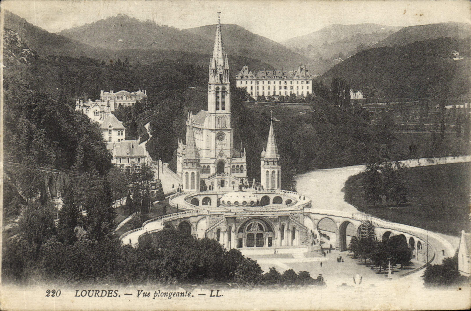 CPA Lourdes Vue Plongeante