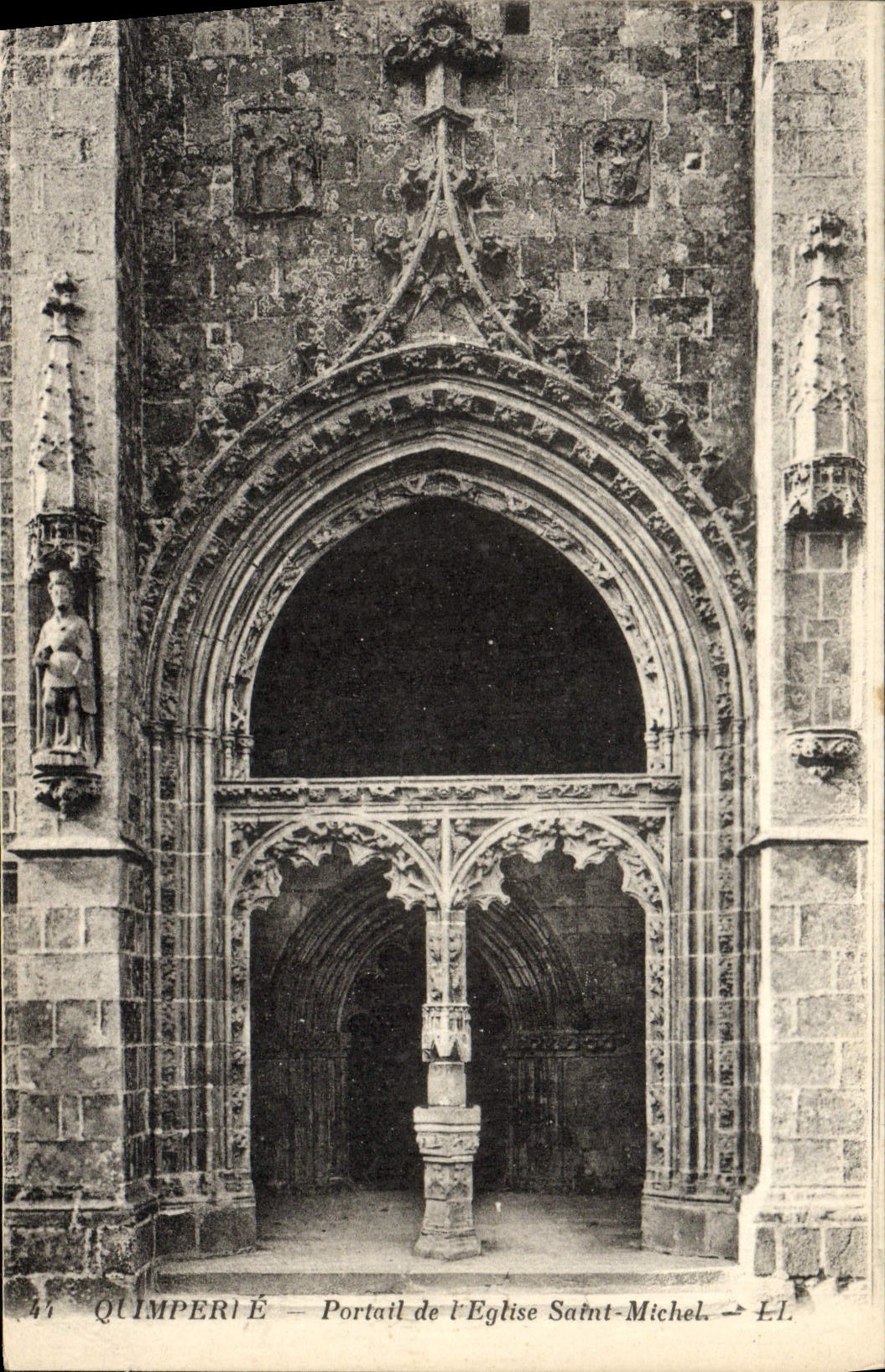 CPA Quimperle Portrait De l'Eglise Saint Michel