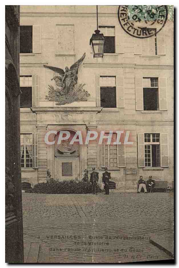 CPA Versailles Buste de l'organisateur de la Victoire dans l'ecole d'artillerie et de genie Militaria