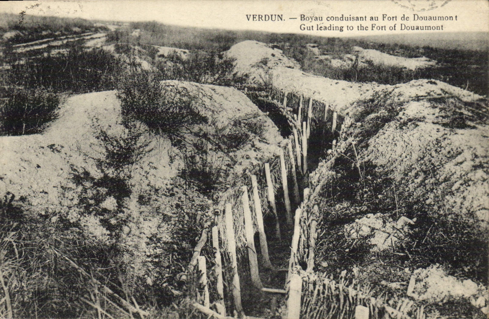 CPA Verdun Boyau Conduisant Au Fort De Douaumont Militaria 