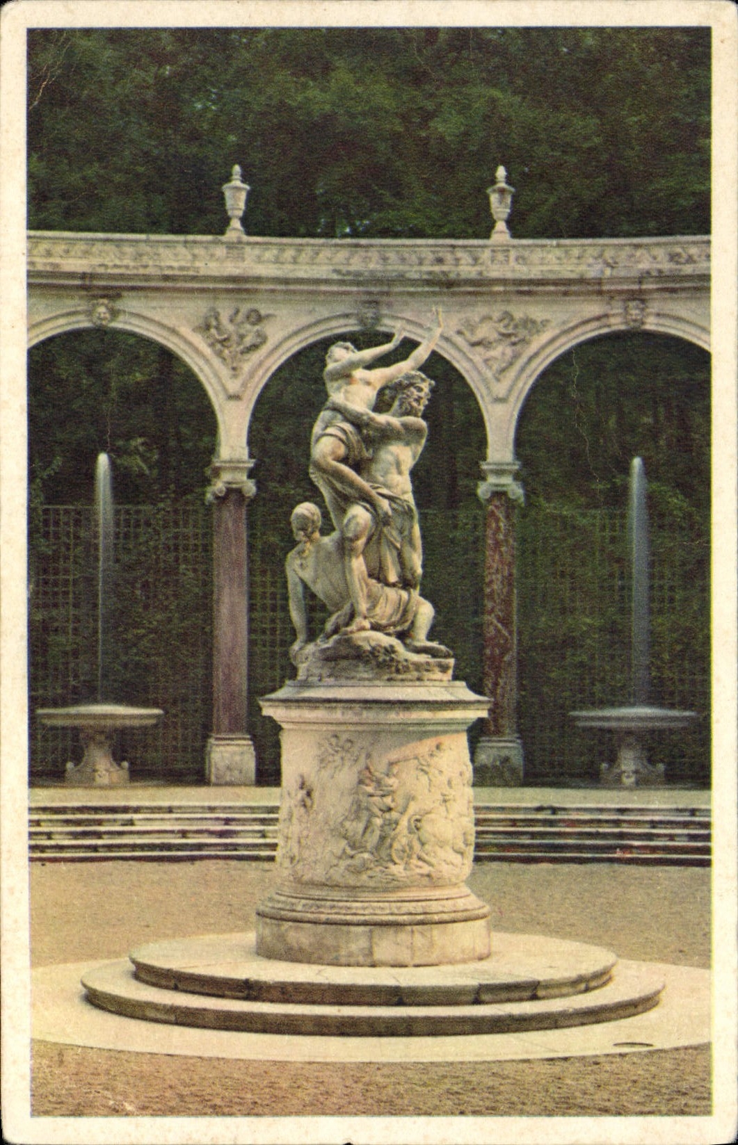 Parc du Château de Versailles — La Colonnade — L'Enlèvement de Proserpine, de Girardon