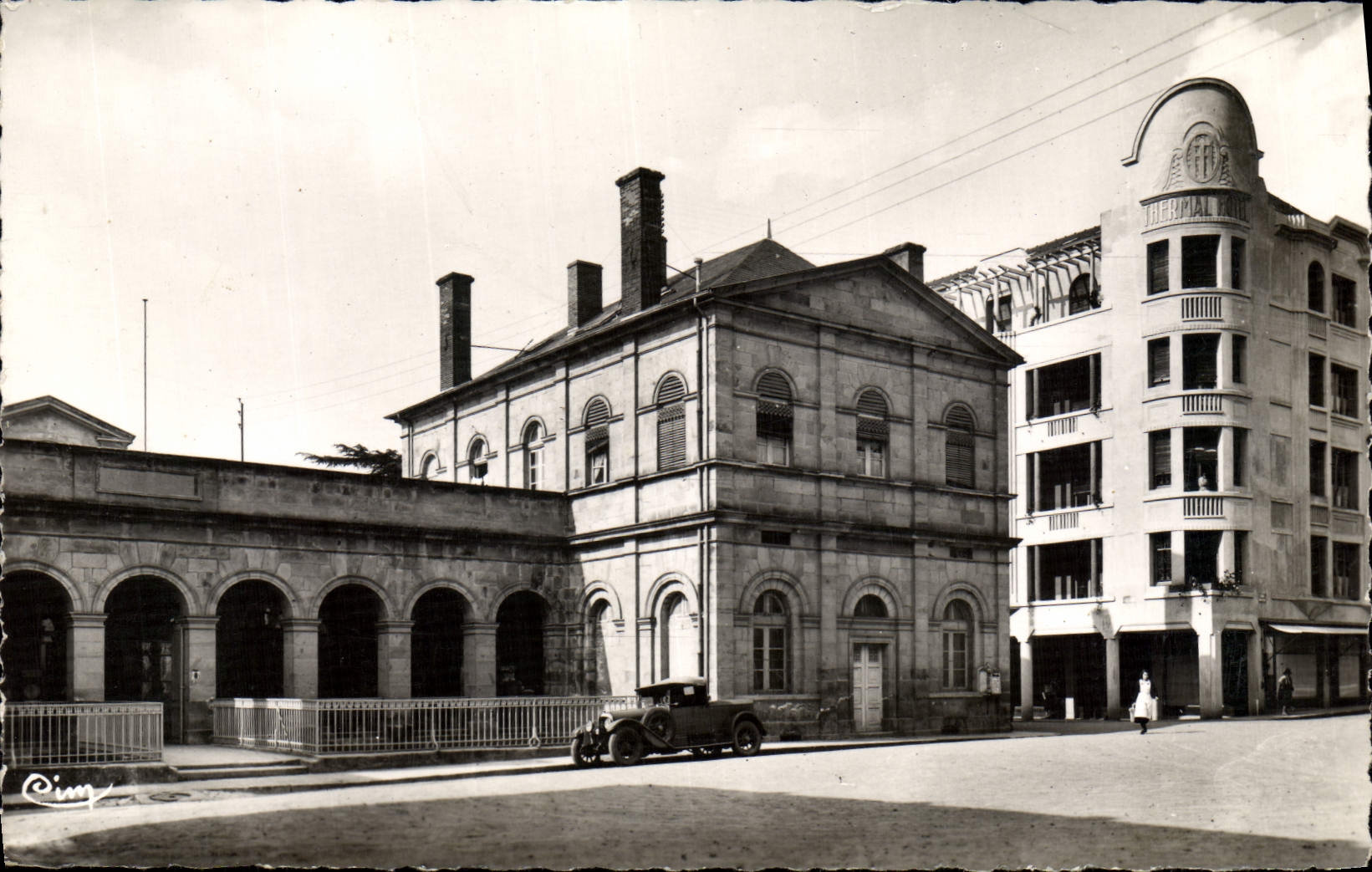 Néris-les-Bains (Allier) — Grand Établissement Thermal et Thermal Hôtel "CLM" — Combiier Imprimeur-Acon (S.-et-L.)