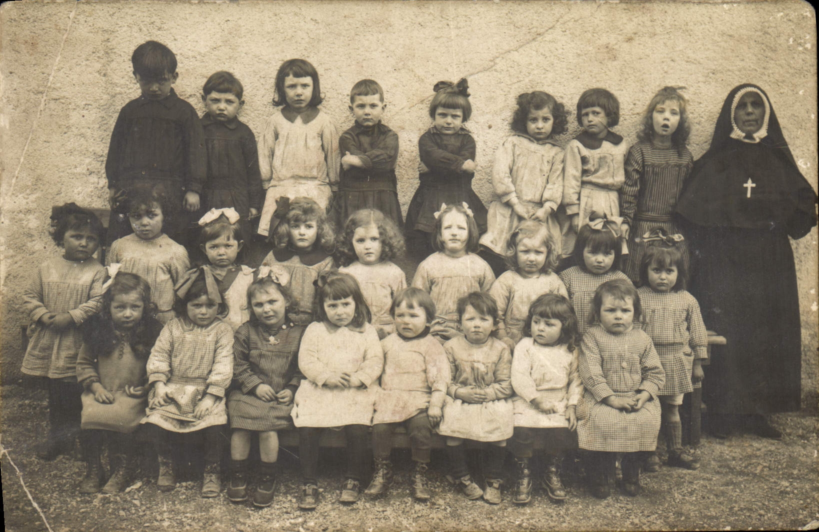 CARTE PHOTO Enfants Ecole religieuse Folklore 