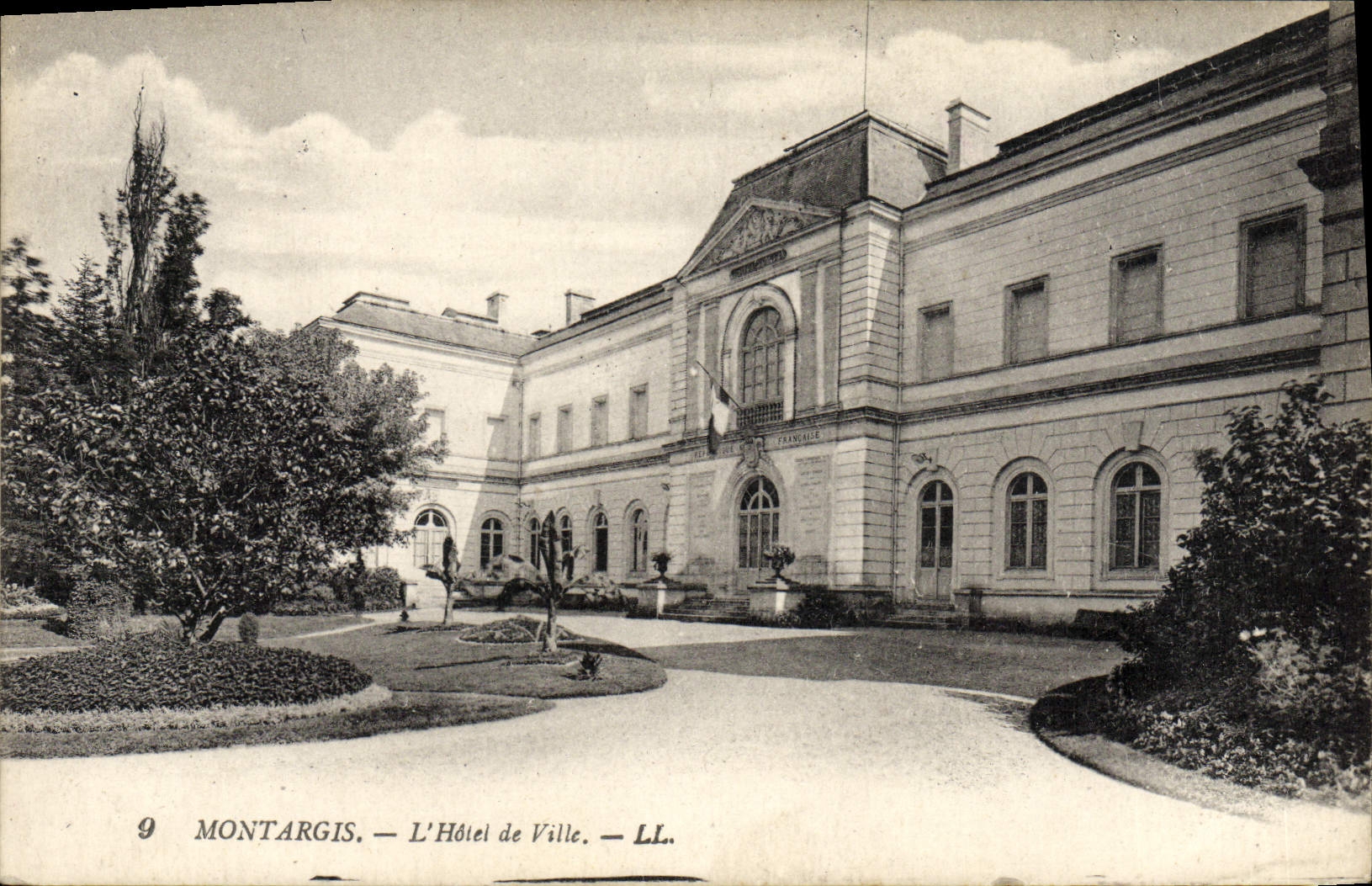 CPA Montargis L'Hotel de Ville