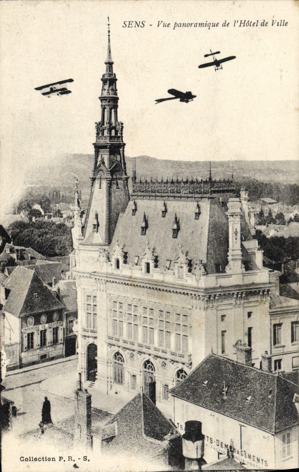 SENS - Vue panoramique de l'Hôtel de Ville — Collection P.R.-S.