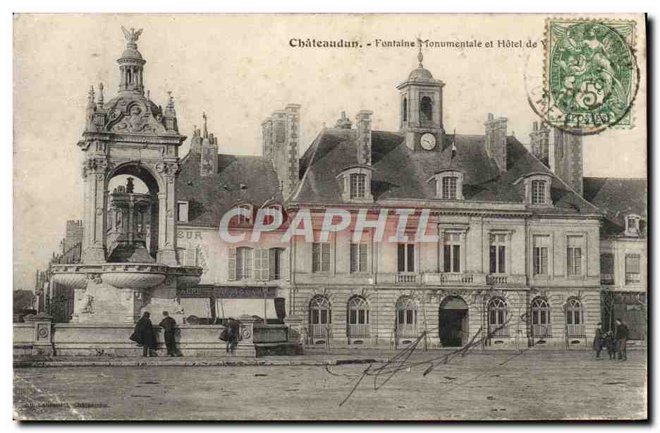 CPA Chateaudun Fontaine Monumentale et Hotel de ville