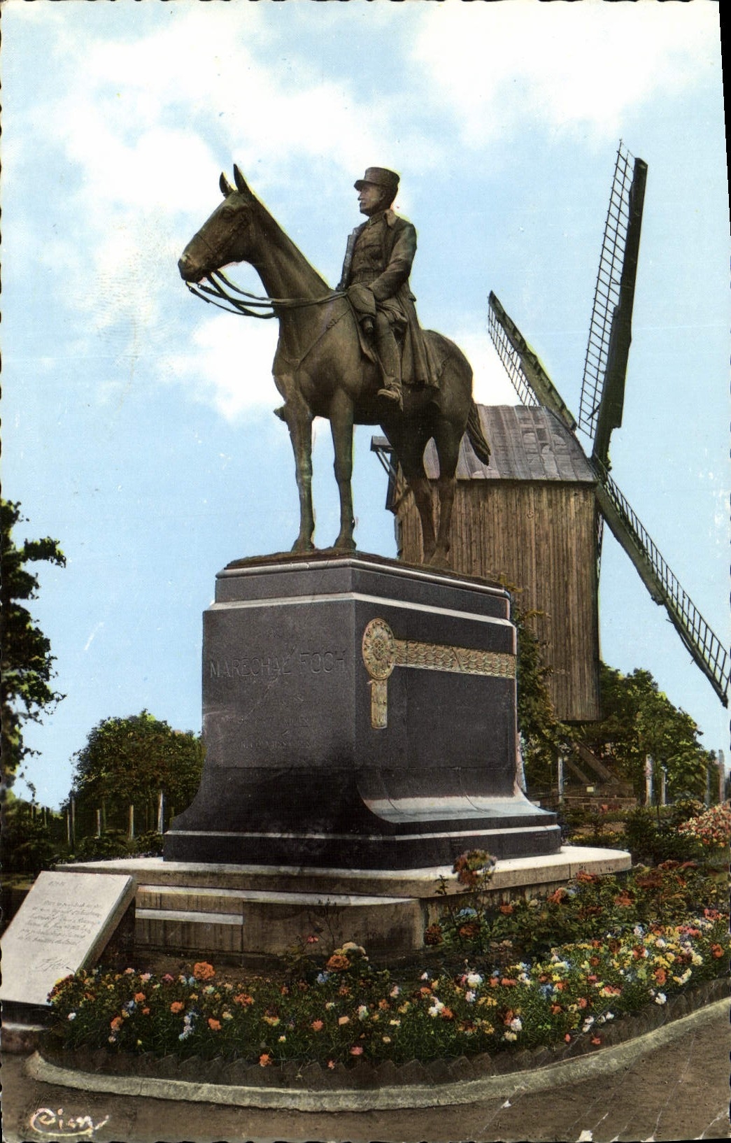 CPM Mont Cassel Le Marechal Foch Militaria Moulin a vent