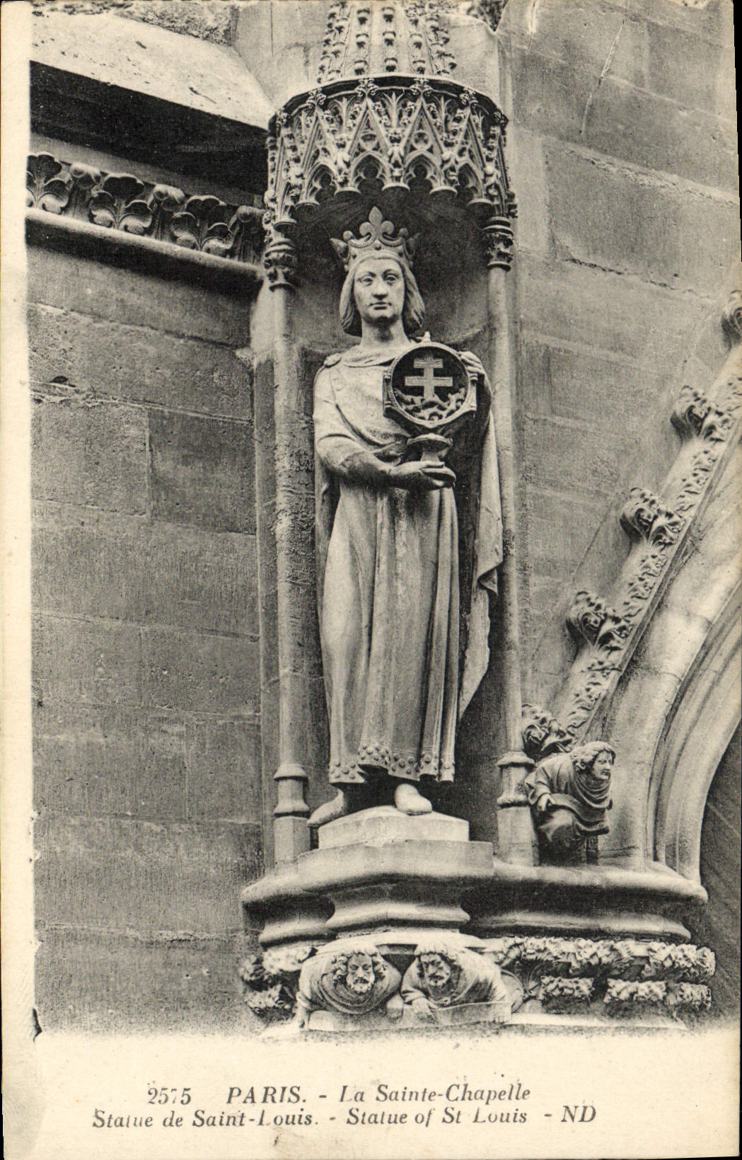 CPA Paris La Sainte Chapelle Statue De Saint Louis