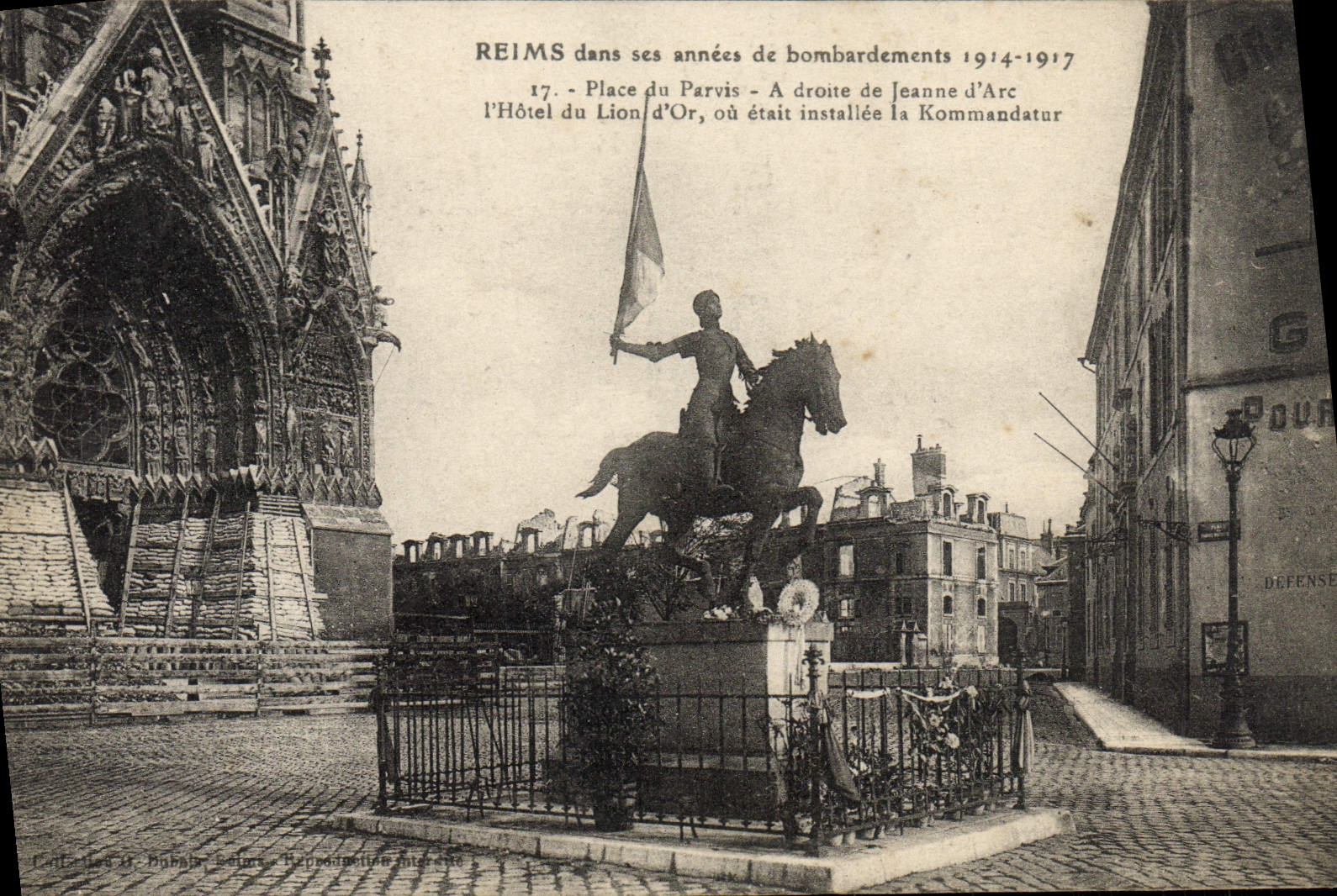 CPA Reims Dans Ses Annees De Bombardements Place Du Parvis Jeanne d'Arc 