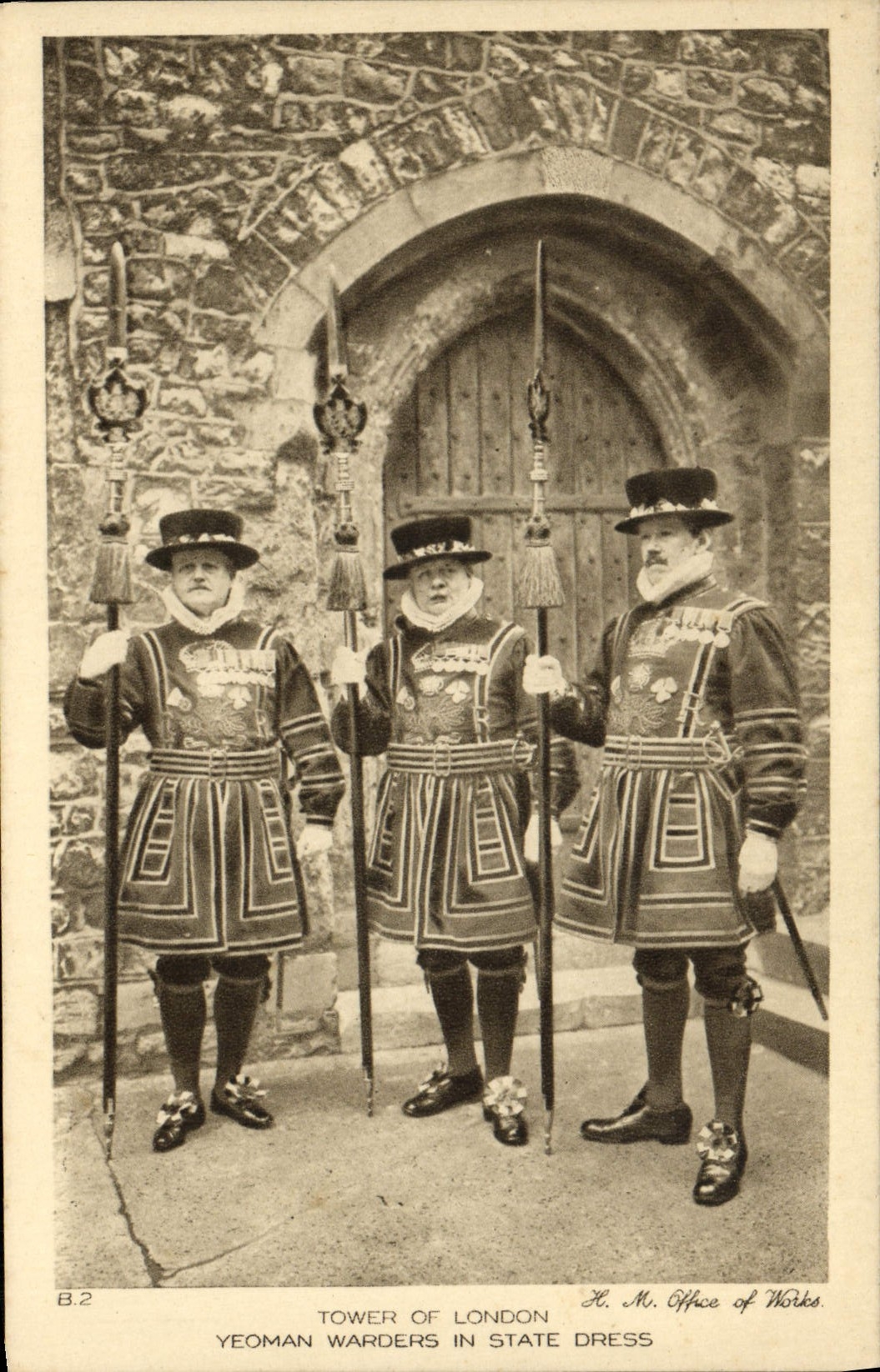 CPA Tower of London Yeoman Warders in state Dress Militaria 