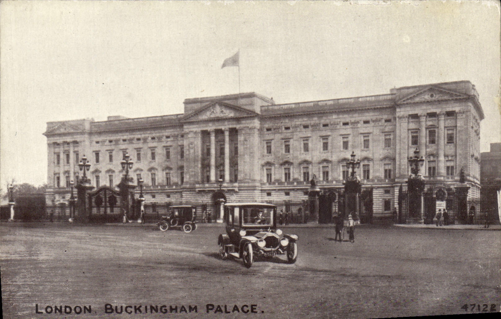 CPA London Buckingham Palace Automobile 