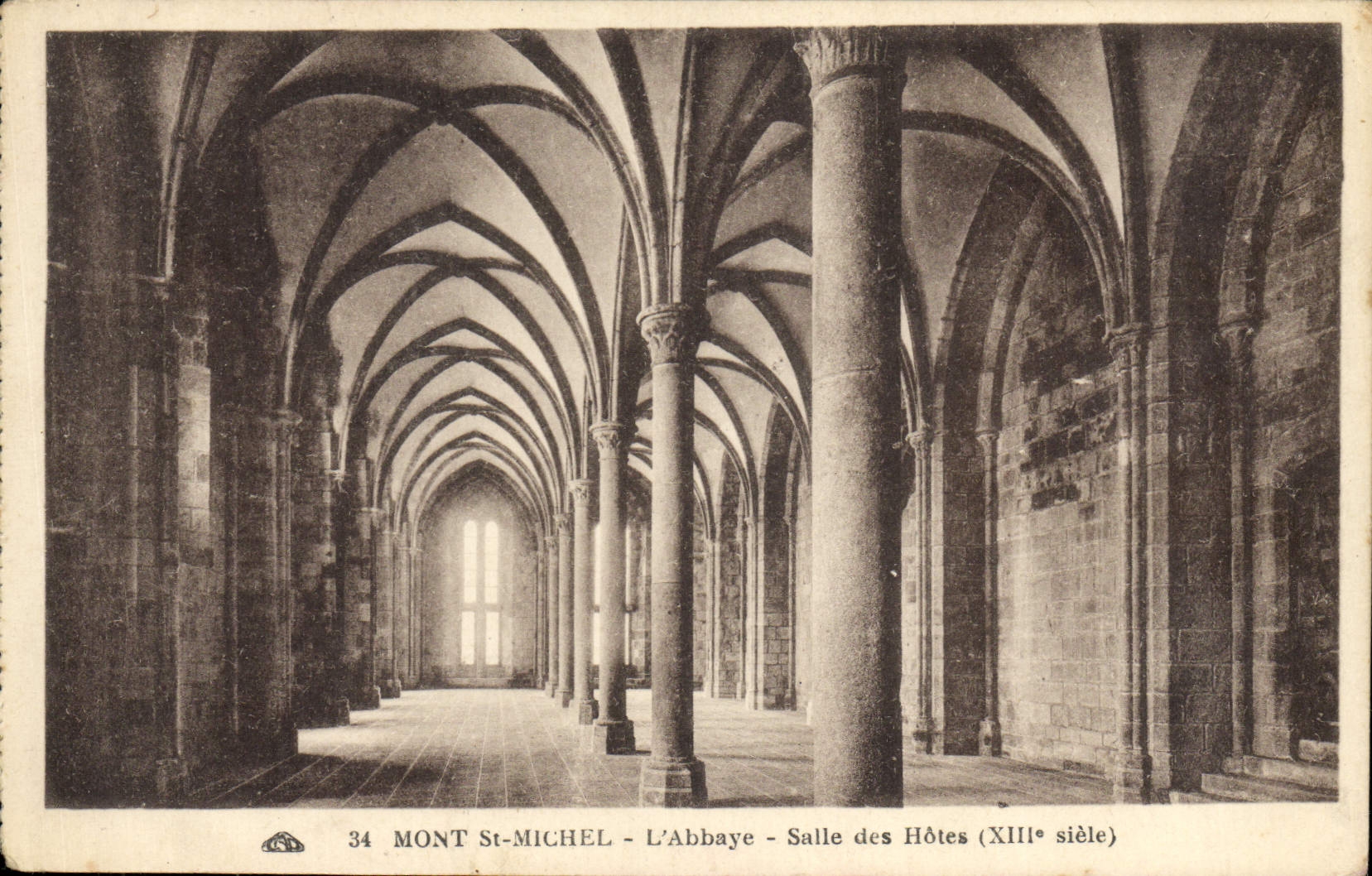 CPA Mont St Michel L'Abbaye Salie des Hotes