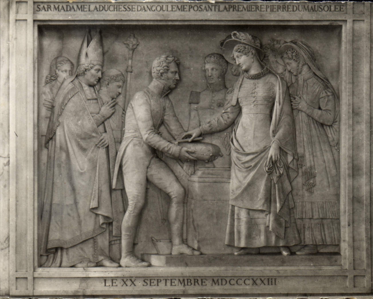 CPA Charteuse D'Auray Bas Relief a l'interieur de la chapelle funeraire