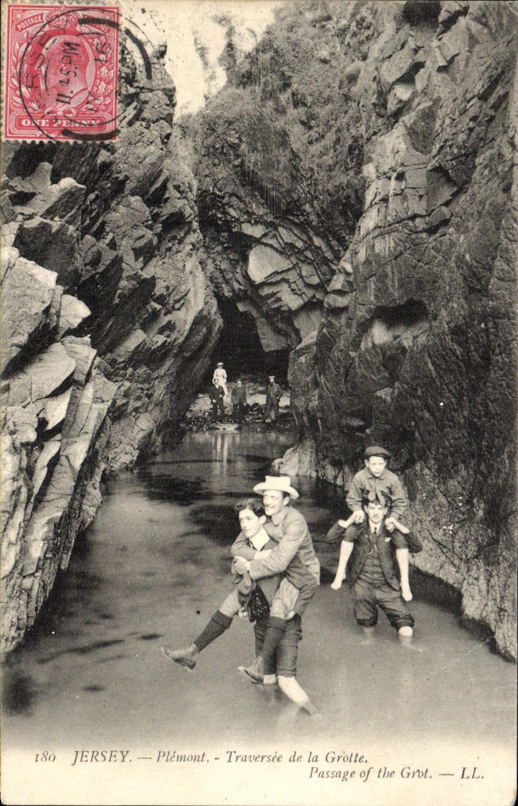 CPA Jersey Plemont Traversee de la Grotte