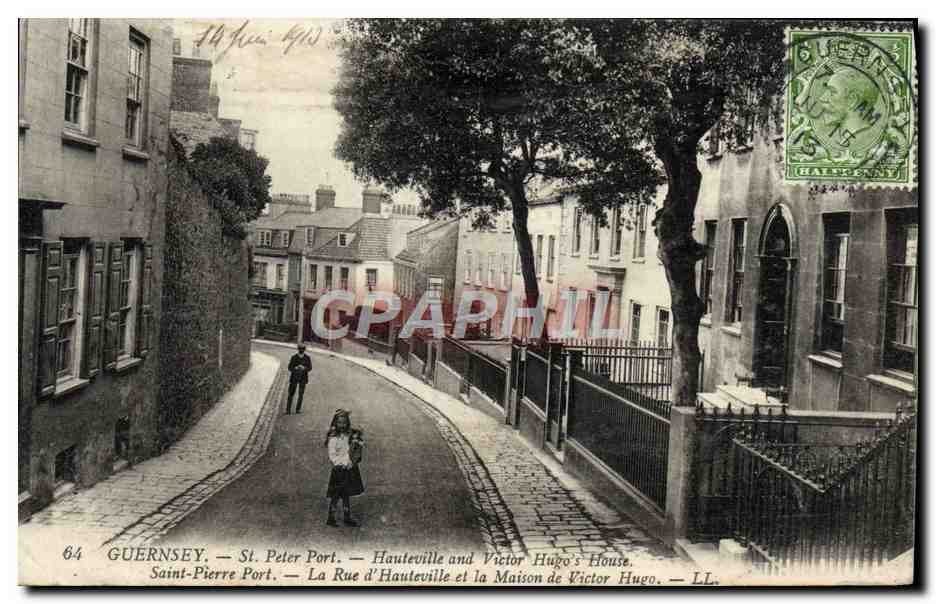 CPA Guernsey St Peter Port hauteville and Victor Hugo's House Saint Pierre Port La Rue d'Hauteville et la maison 
