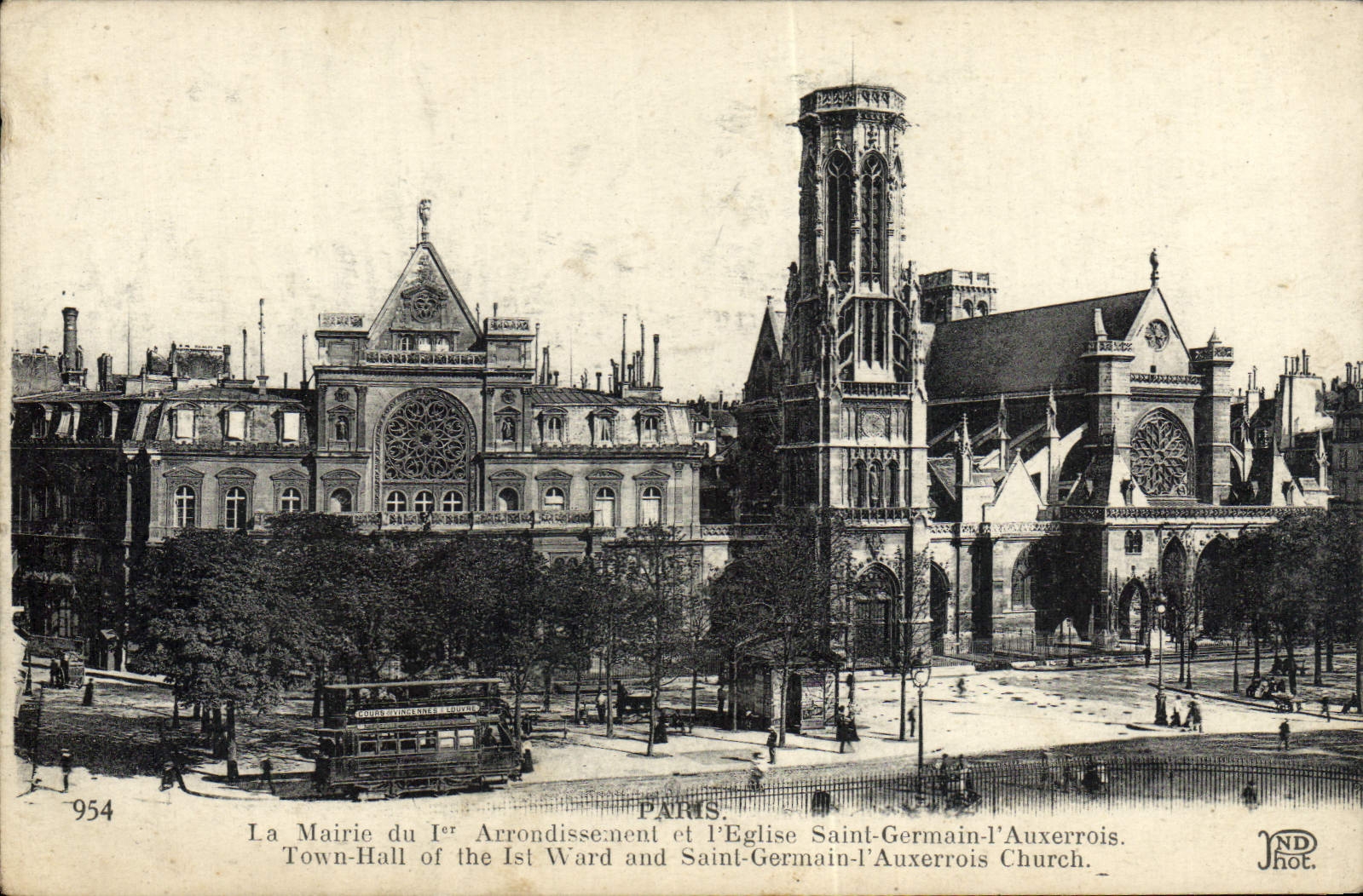 CPA Paris La Mairie Du 1er Arrondissement Et I'Eglise Saint Germain I'Auxerrois Tramway