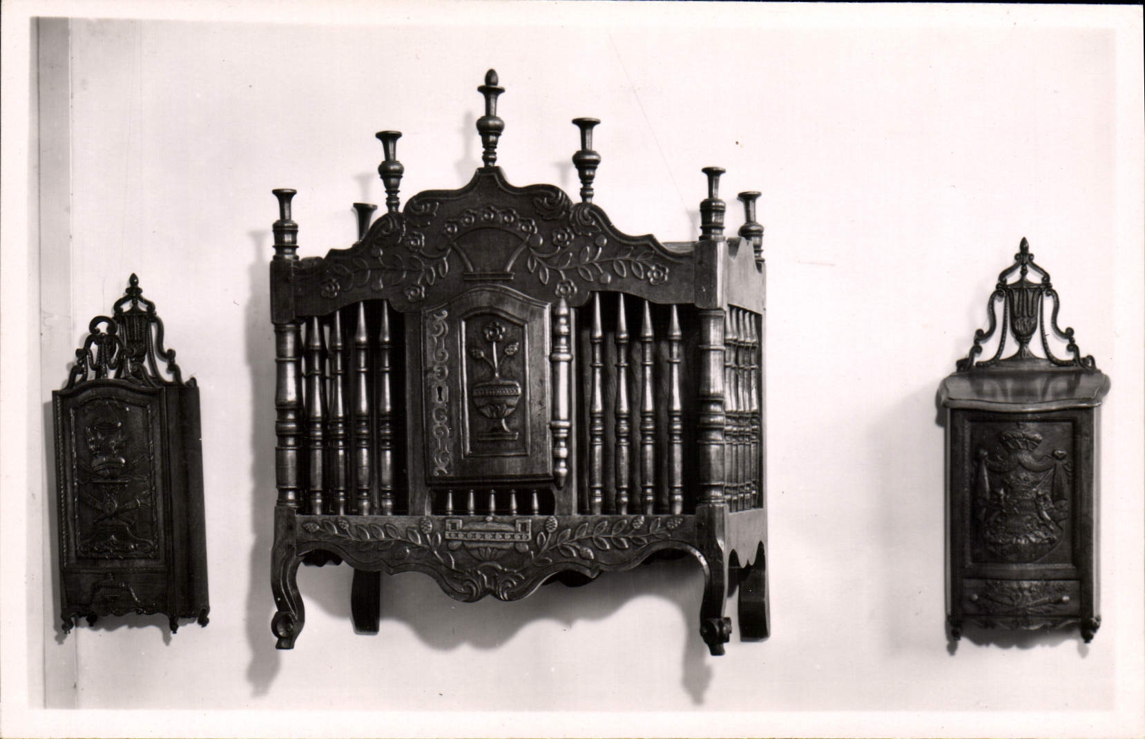 CPA Musee Des Arts Et Traditions Populaires Palais De Chaillot Paris Fariniere Panetiere Boite a sel